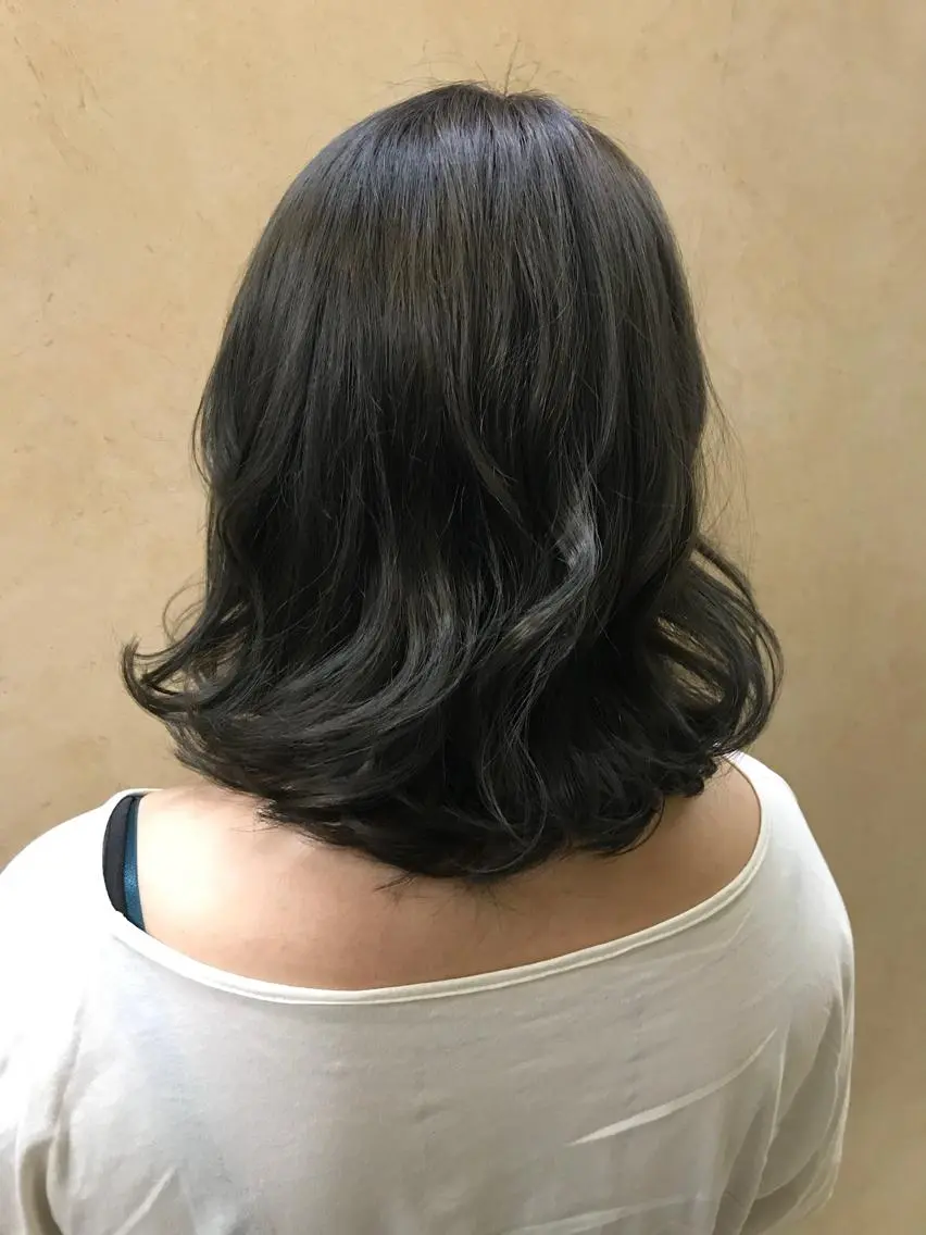 ミディアム カラー shi hoのヘアスタイル