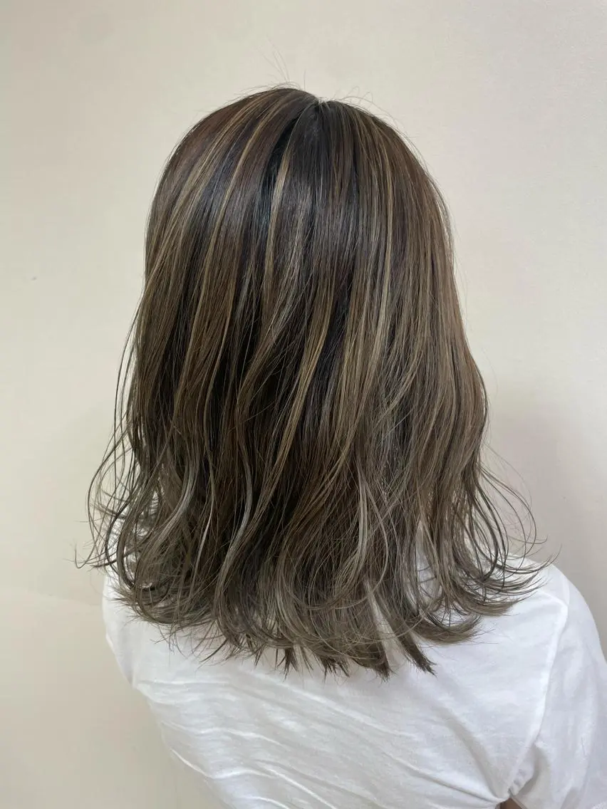 ミディアム カラー ヘアアレンジ ヘアカラー トリートメント 【Sweep】おじま のぞみのヘアスタイル
