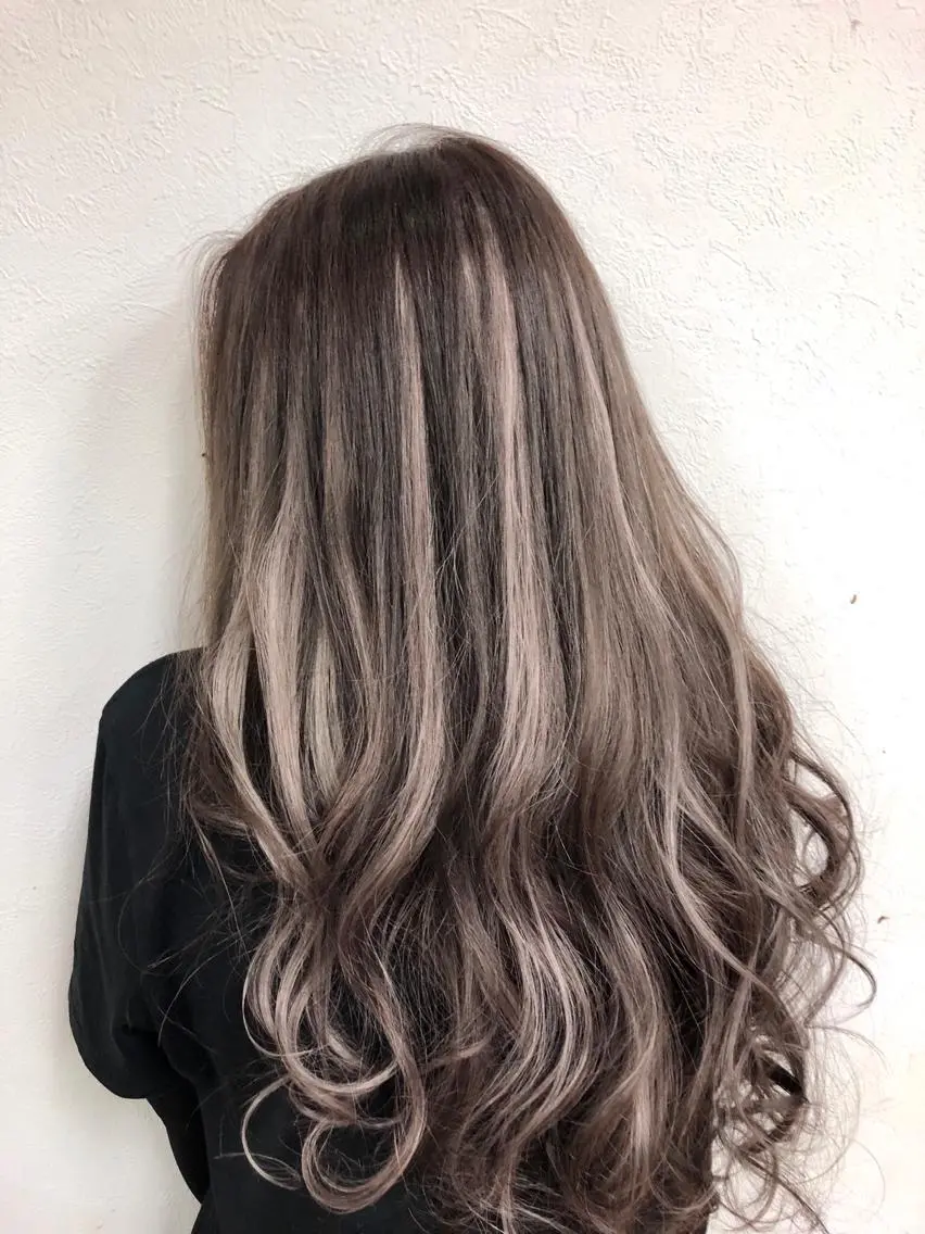カラー 最高級エクステ /羽エクステ白石宇由のヘアスタイル