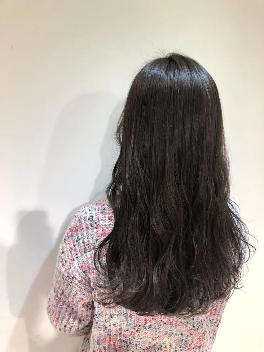ロング カラー グレージュ オリーブグレージュ オリーブグレー ヘアカラー トリートメント 🍊新宿南口🍊 ERINAのヘアスタイル