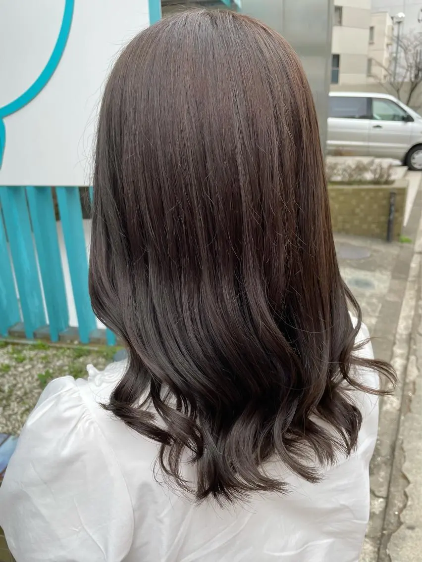 セミロング カラー グレージュ 佐藤 魁人のヘアスタイル