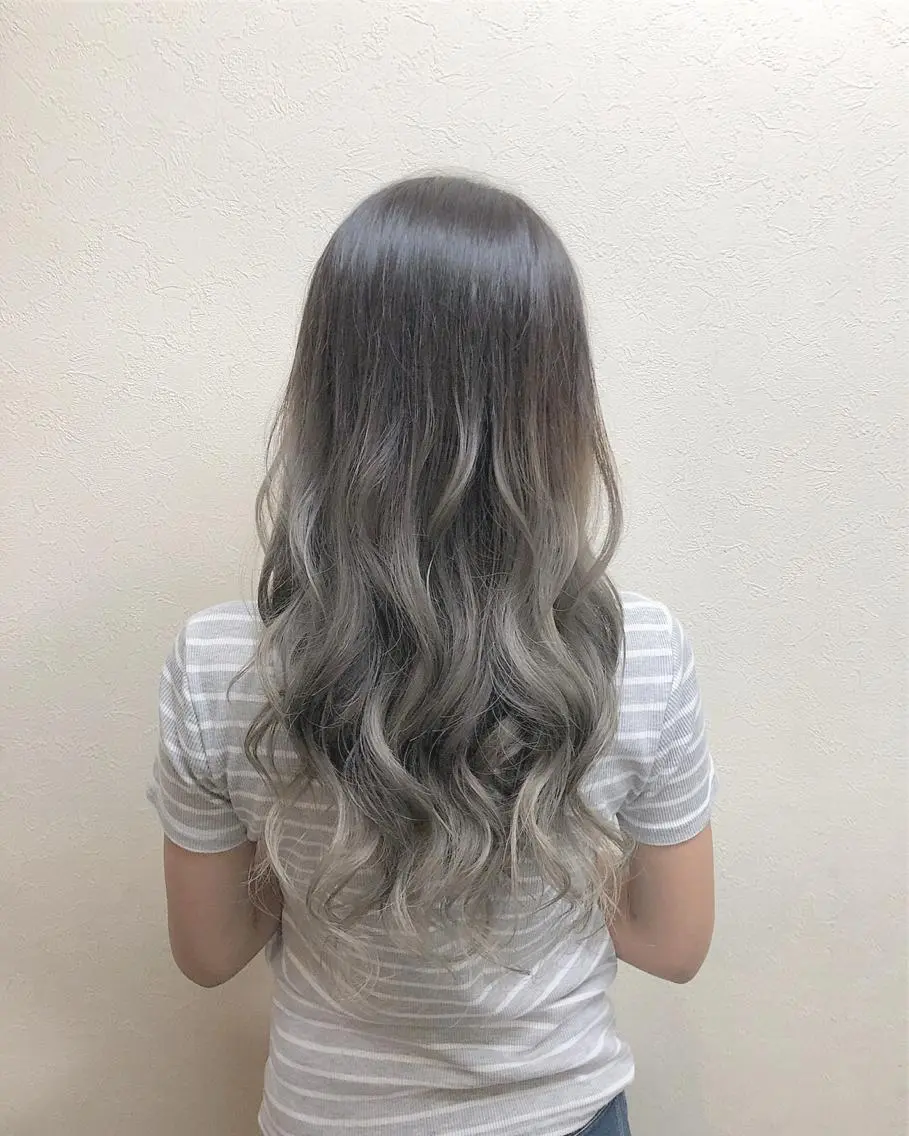ロング ヤマグチ ヒカルのヘアスタイル