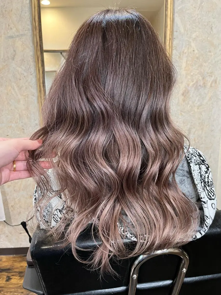 ミディアム パープルカラー レイヤーカット ヘアカラー Tsuyoki .のヘアスタイル
