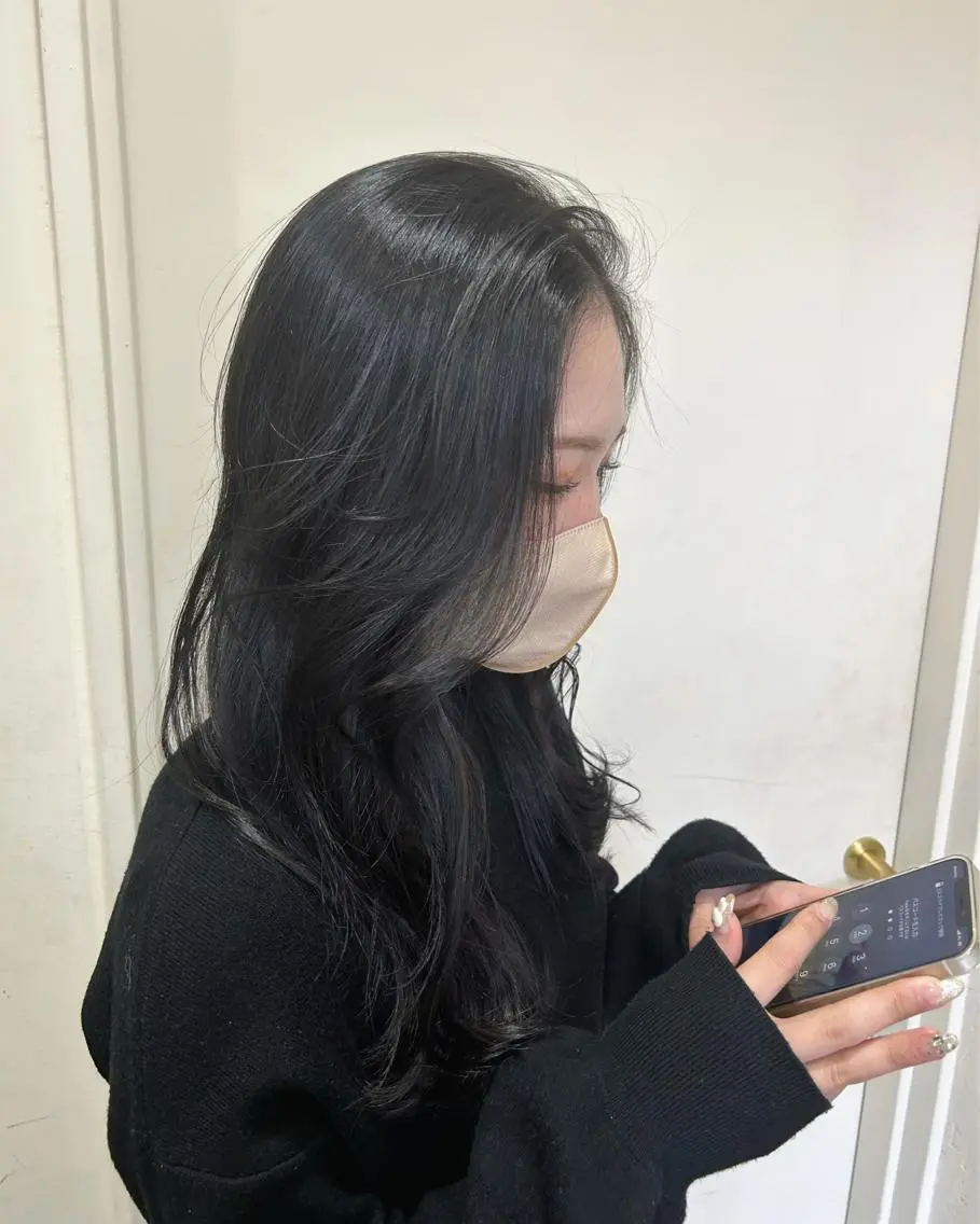 ロング カラー ヘアカラー トリートメント 透明感カラー NAN AMI グレージュのヘアスタイル