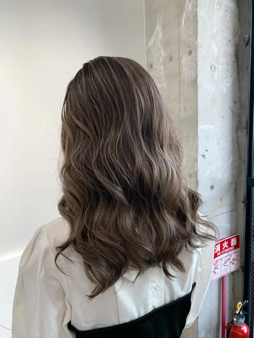セミロング カラー NUMBER 天王寺 🌼yuriのヘアスタイル