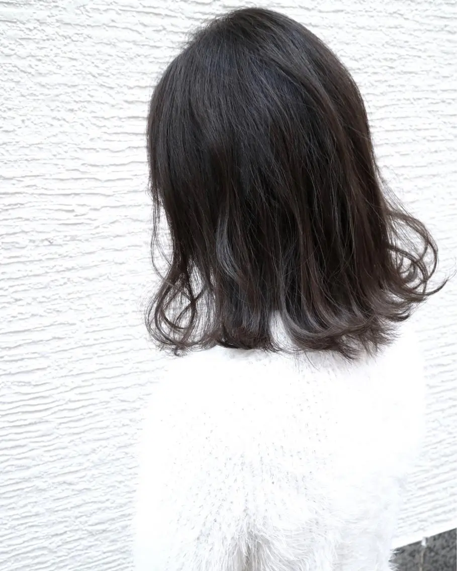 ミディアム カラー グレージュ イルミナカラー トリートメント OFF YUYAのヘアスタイル