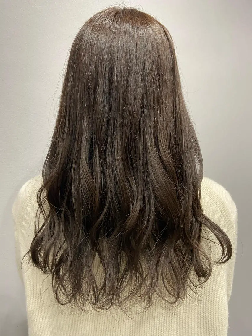 ロング カラー アッシュ バレイヤージュ ブリーチ デザインカラー ハイライトカラー 艶感透明感カラー🤍 hinaのヘアスタイル
