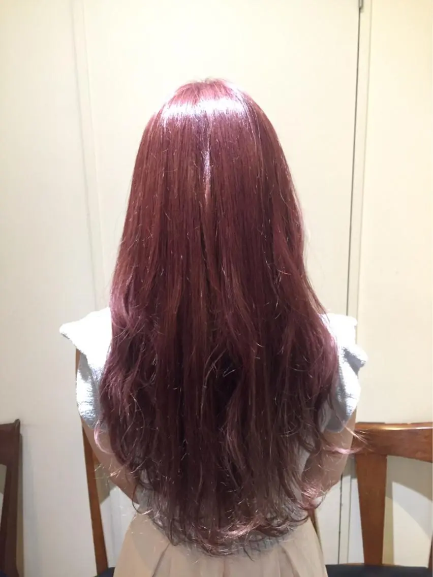 ロング カラー イルミナカラー ピンクカラー 鍵山 千秋のヘアスタイル