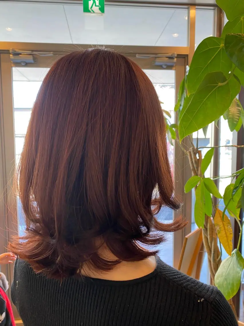 ミディアム カット ヘアカラー 鈴木 千恵子のヘアスタイル