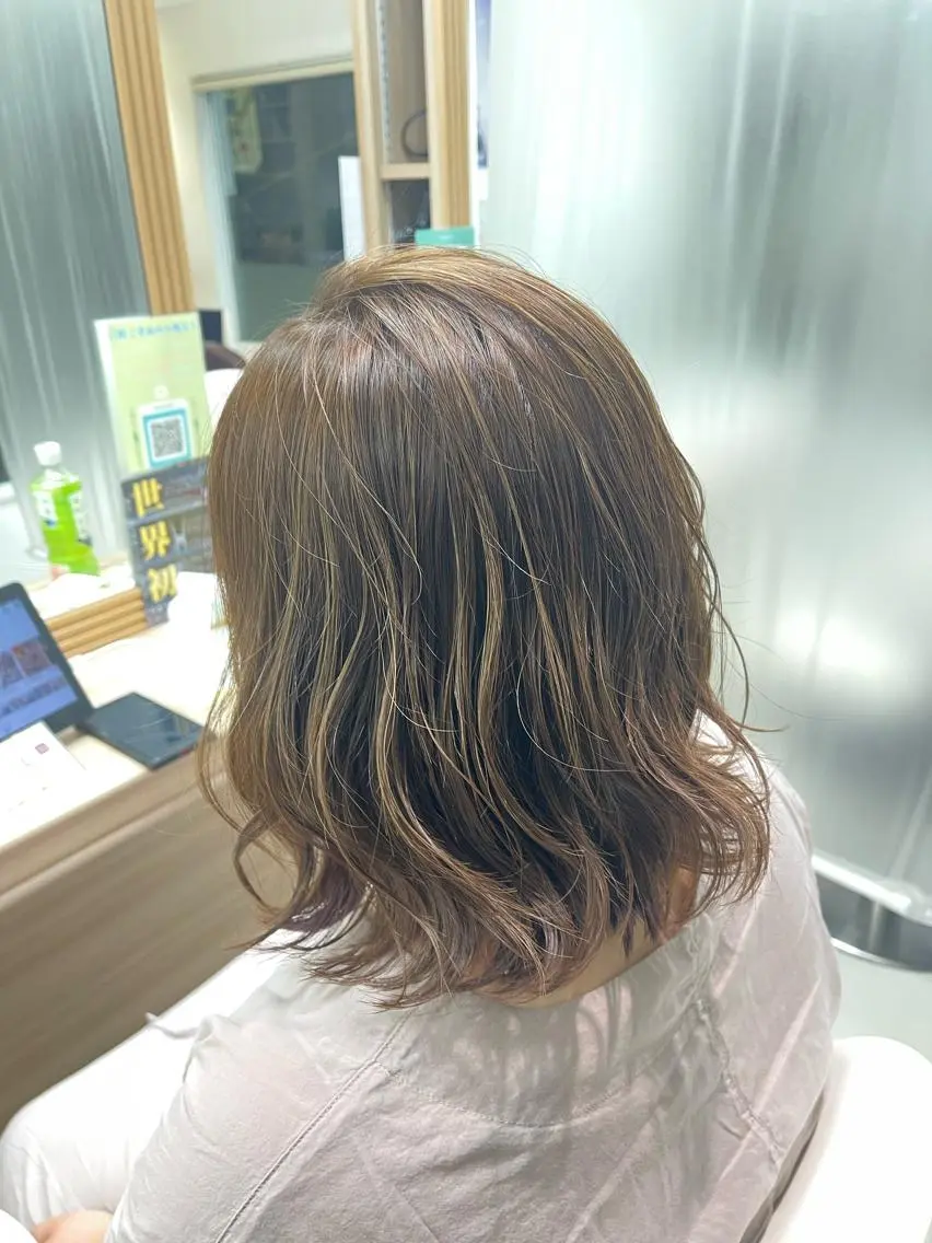 ミディアム カット ヘアカラー トリートメント 藤原 亜美🤍のヘアスタイル