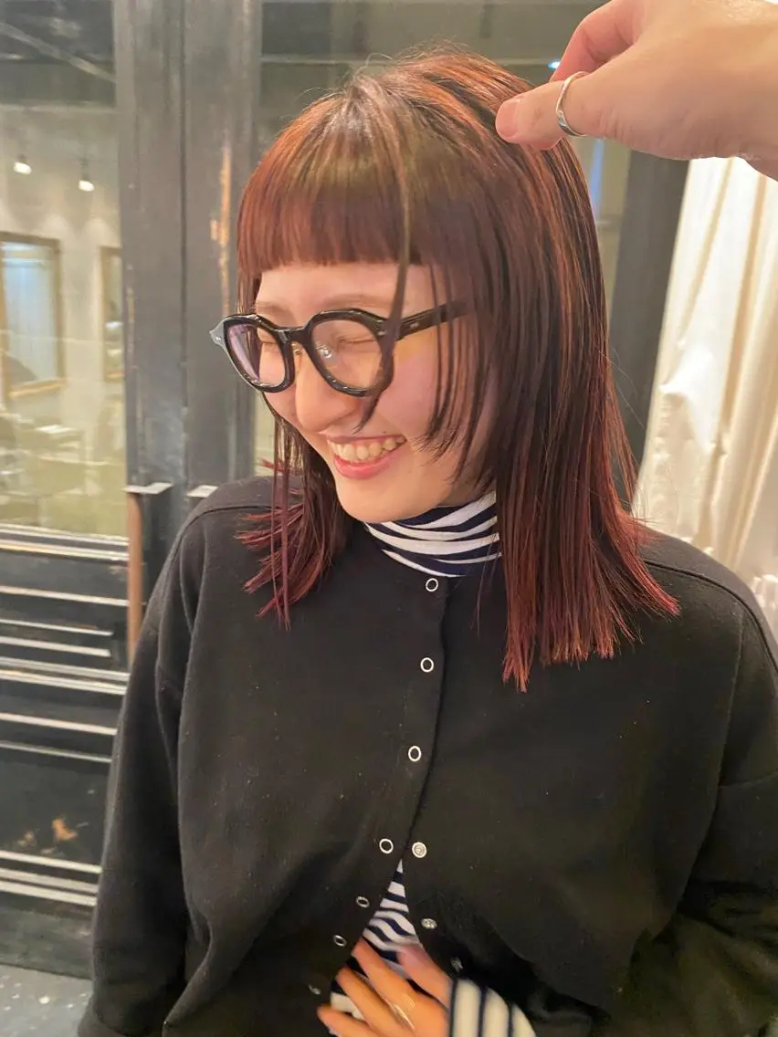 ミディアム カラー ブリーチ グラデーションカラー レッドカラー オン眉 tonari 梅田、中崎町のヘアスタイル