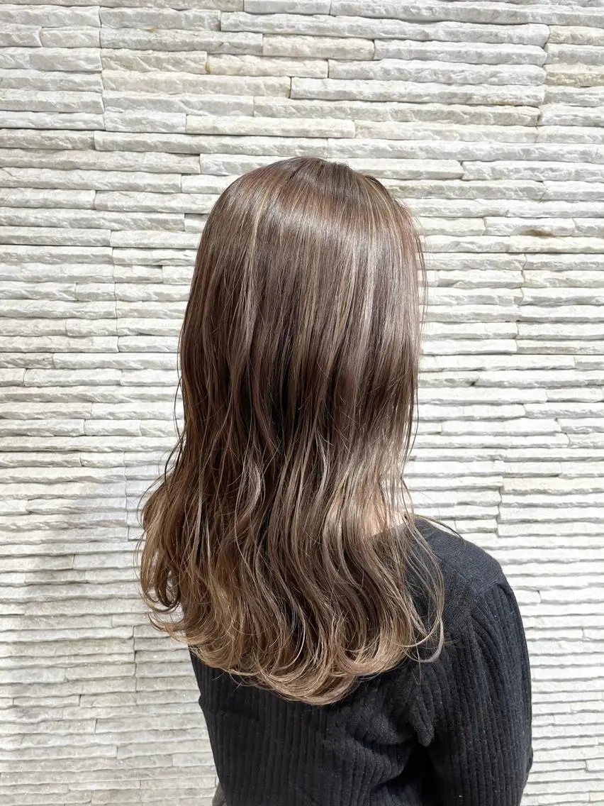 セミロング 嶋田 ゆきのヘアスタイル