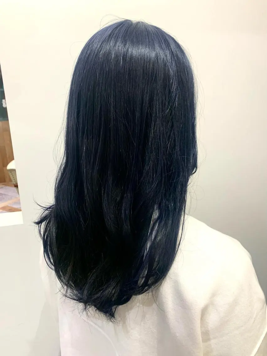 ロング カラー ベージュカラー 黒髪 ブリーチ ブルーカラー ブルーブラック 草野ゆずき⌇縮毛矯正 ⌇Wカラー⌇レイヤーのヘアスタイル