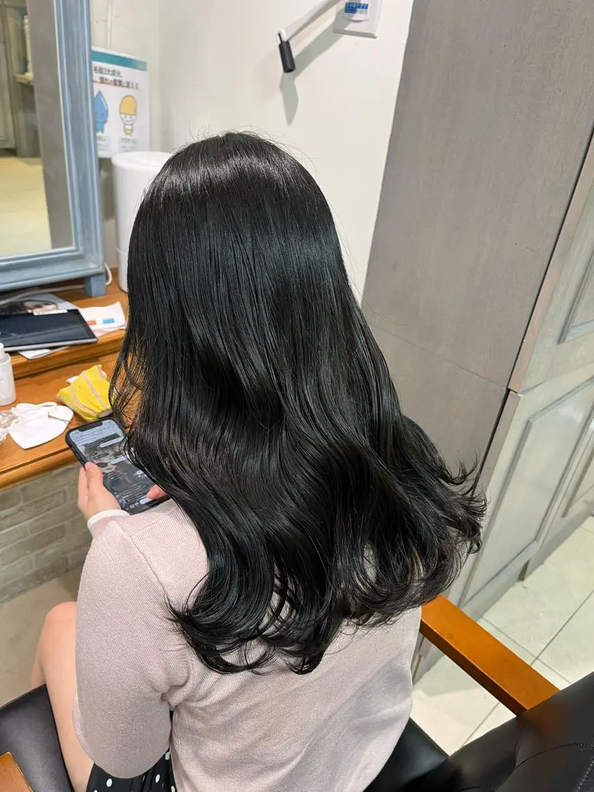 セミロング カラー Froom🌻 村上夏菜のネイルデザイン