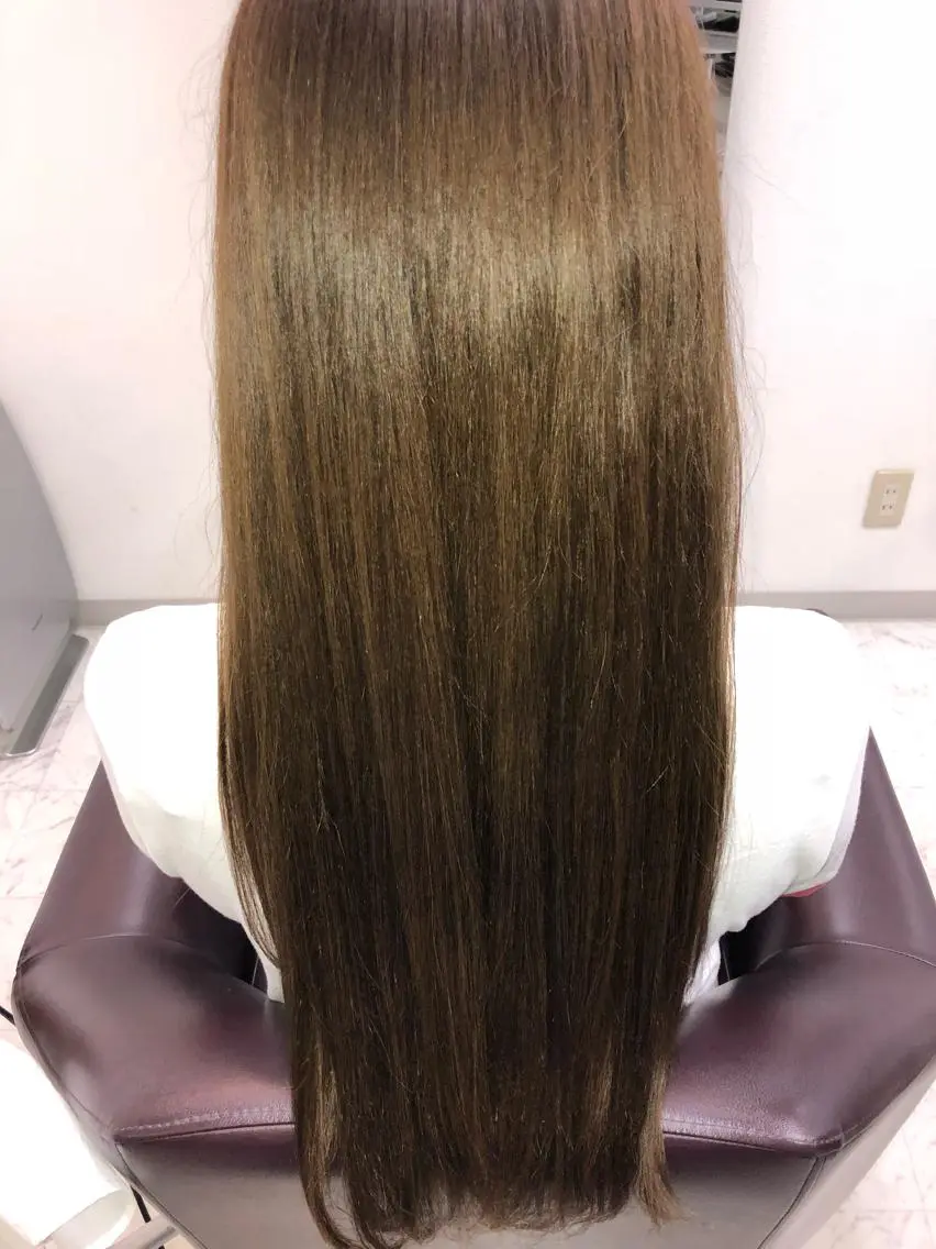 ロング アッシュ 村口 優香のヘアスタイル