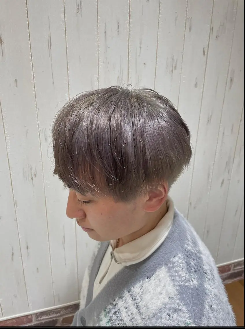 ショート カラー メンズ メンズバレイヤージュ メンズブリーチ メンズハイライト メンズインナーカラー アディクシーカラー ヘアカラー 中嶋 紘夢のヘアスタイル