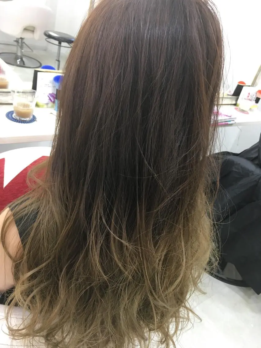 セミロング カラー 髪質改善 中川 翔のヘアスタイル