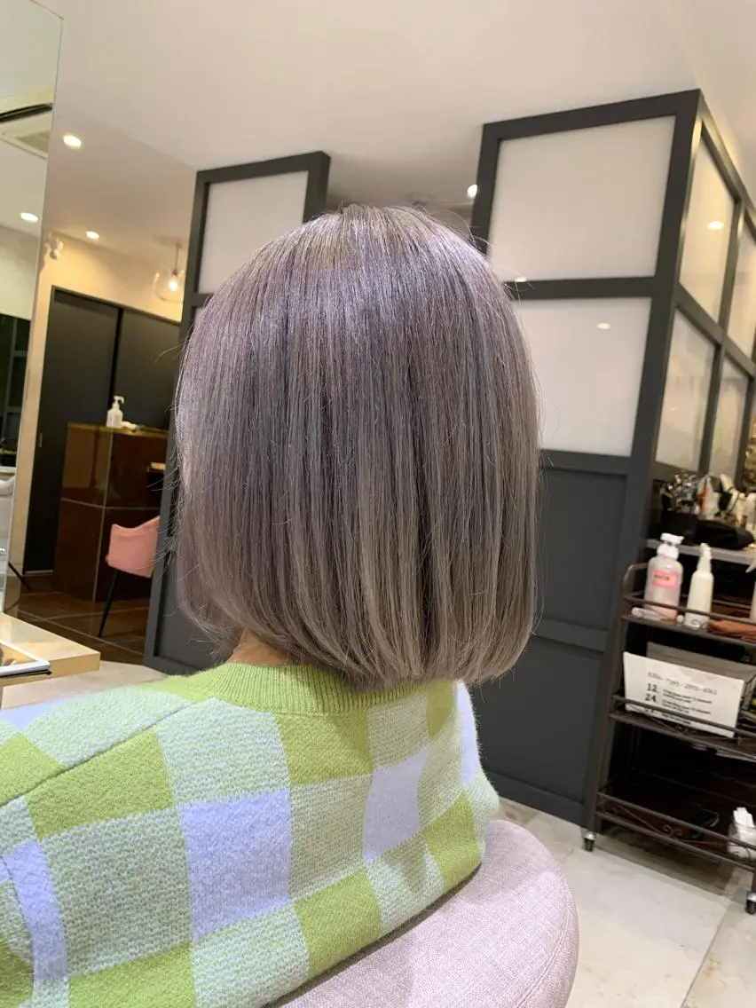 ミディアム 峯尾 穂専のヘアスタイル