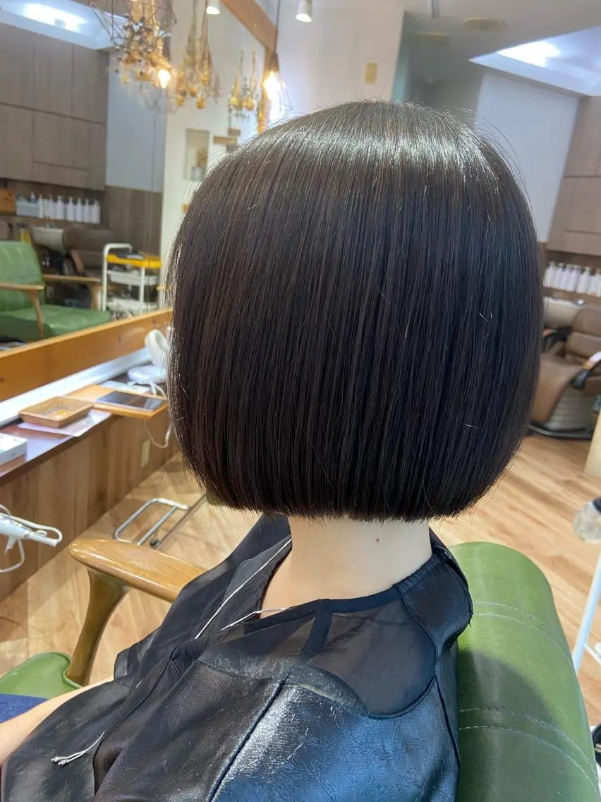 ショート ワンレンボブ ボブ ハイライト 代表　しみず としやのヘアスタイル