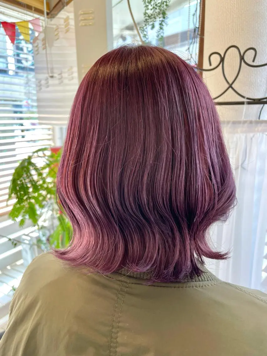ミディアム カラー ブリーチ ケアブリーチ ダブルカラー ピンクカラー インナーカラー 推し ブリーチ 髪質改善のヘアスタイル
