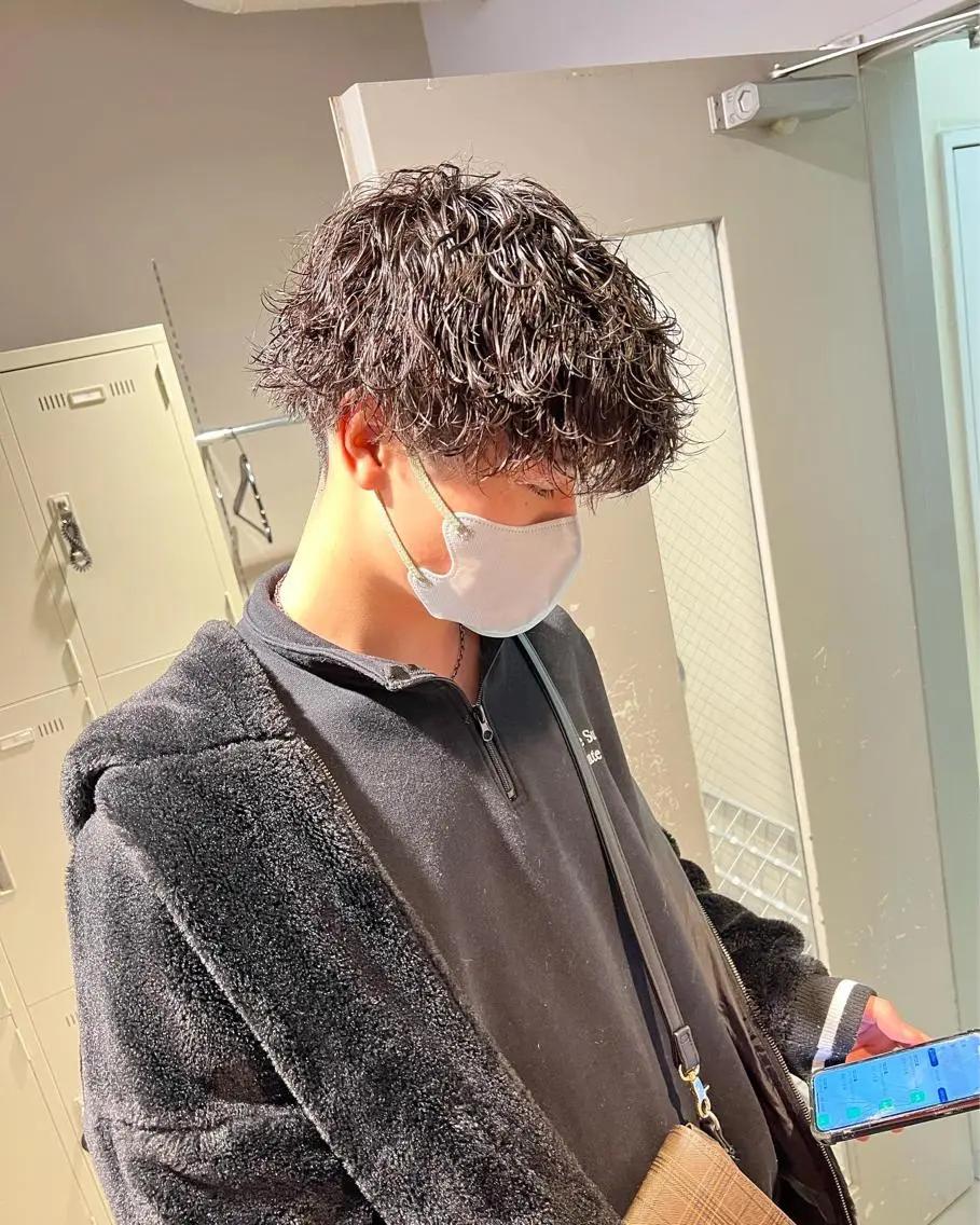 ショート カラー パーマ メンズ メンズパーマ特化 TAIGAのヘアスタイル