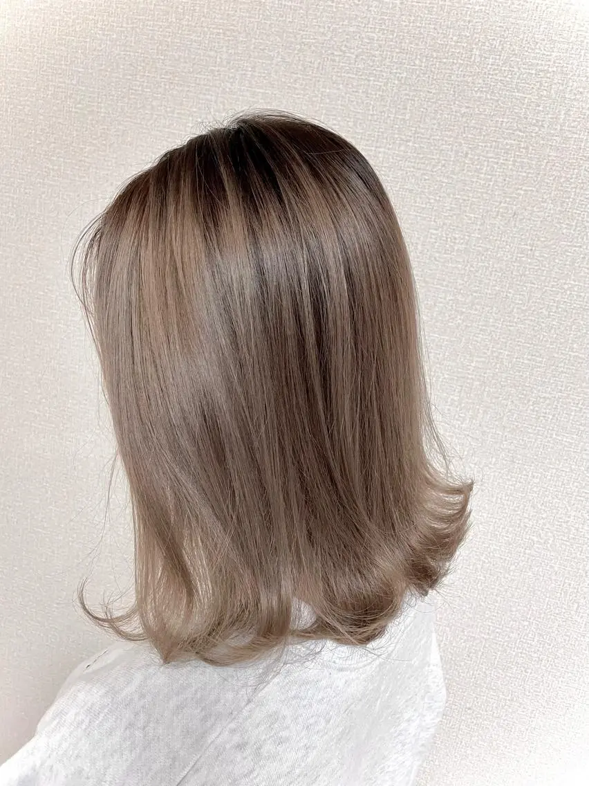 ミディアム カラー 切りっぱなしボブ ベージュカラー ボブ 外ハネヘア カット ヘアカラー トリートメント studio the soel /TAKAのヘアスタイル
