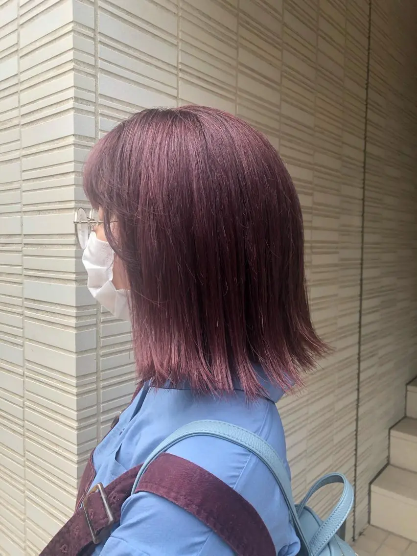 セミロング カラー カシス パープルカラー 古屋 花織のヘアスタイル