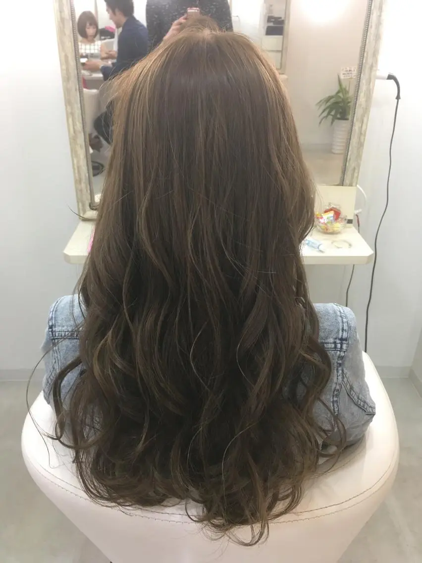 セミロング ロング カラー 髪質改善 中川 翔のヘアスタイル