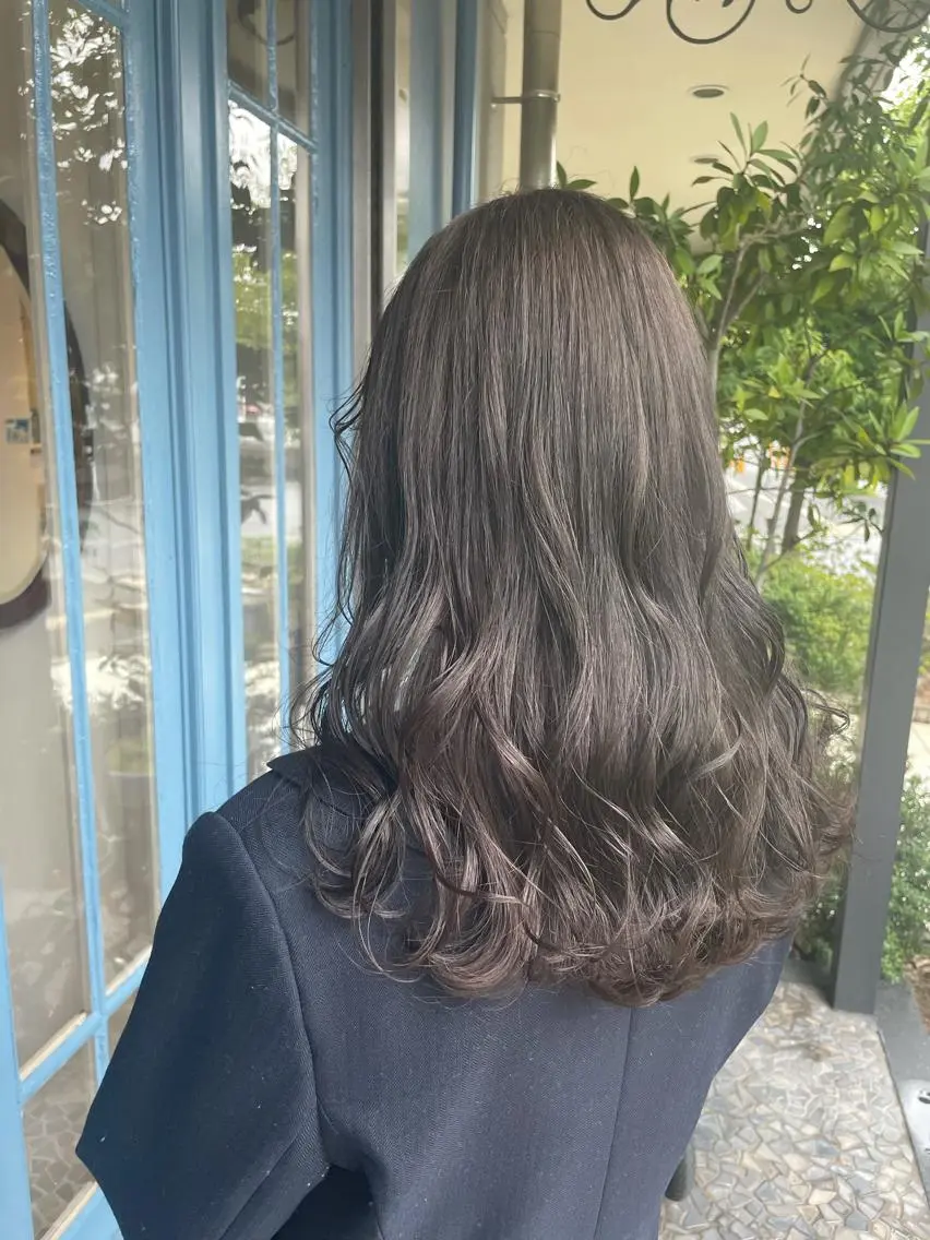 ミディアム 齋藤 樹里のヘアスタイル