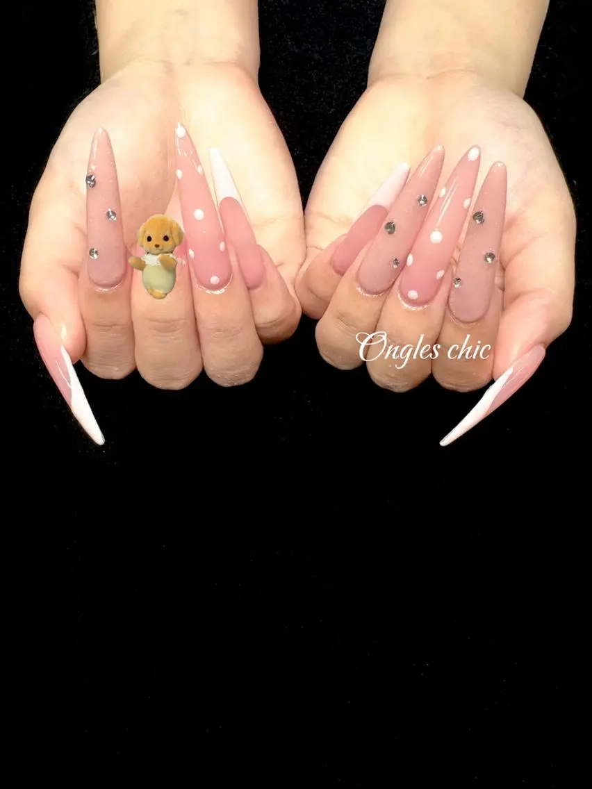 ネイル ハンドネイル ongles chicのネイルデザイン