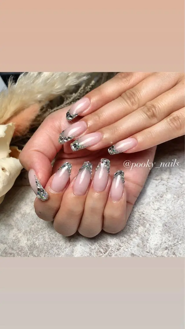 ネイル フレンチネイル キラキラネイル ストーンネイル ハンドネイル Pooky nailsのネイルデザイン