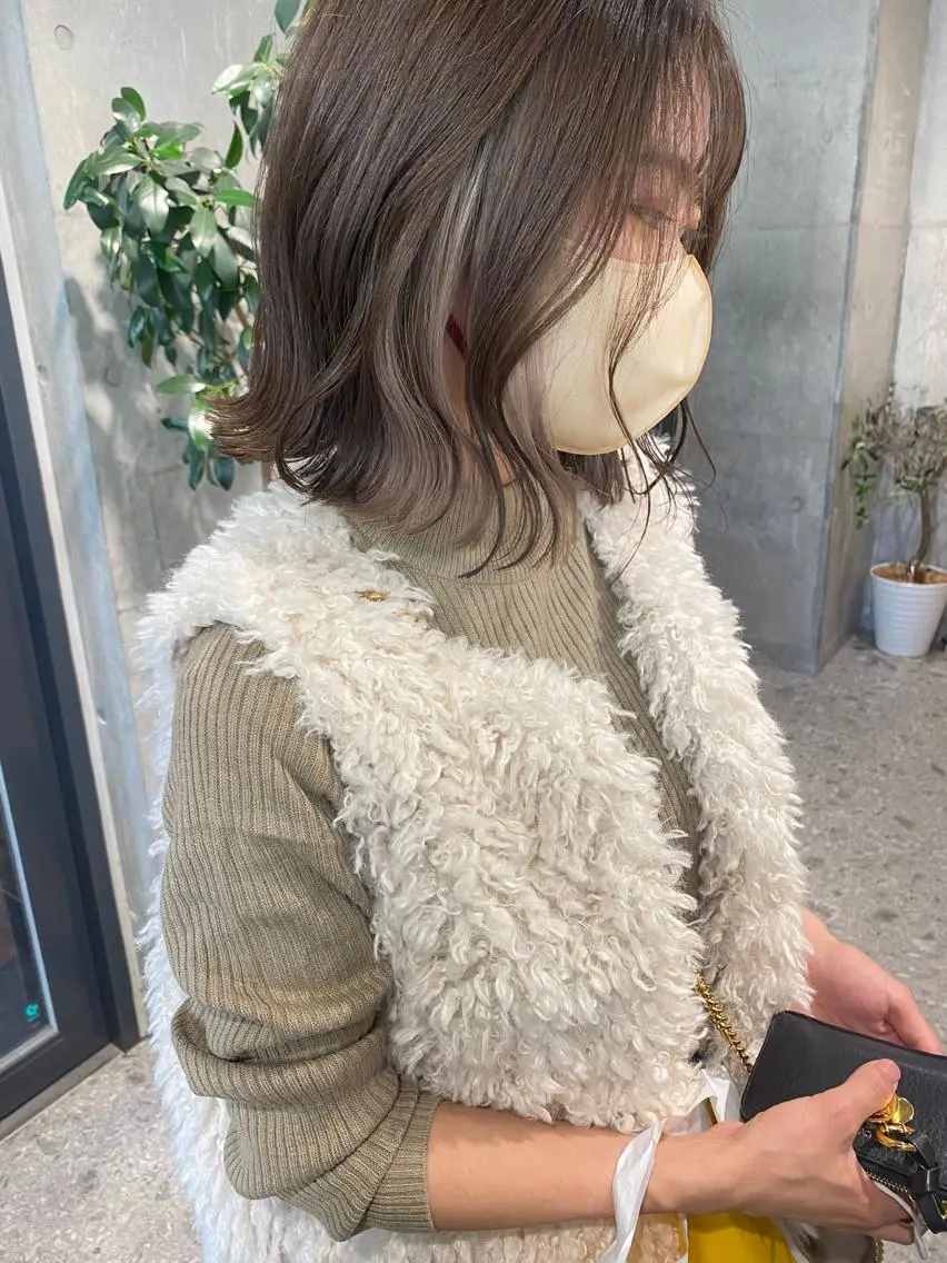 ミディアム カラー ベージュカラー インナーカラー ヘアカラー トリートメント ブリーチカラーレイヤ ーカット🦋annaのヘアスタイル