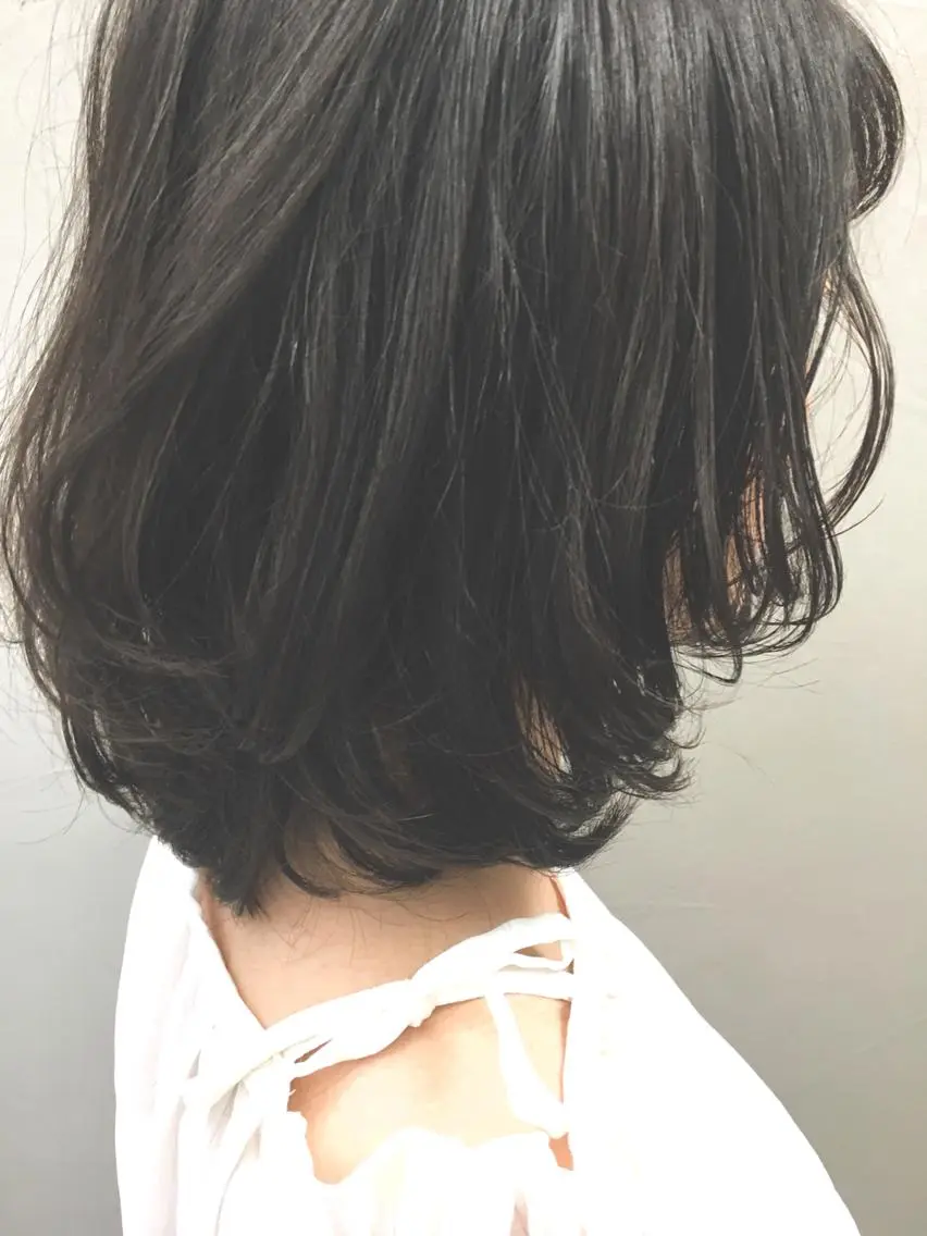 ミディアム カラー アッシュ 黒髪 グレージュ ボブ 代表　土屋ヒロユキ ショートカットのヘアスタイル