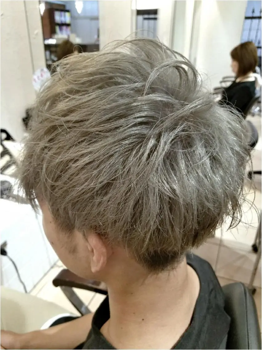 ショート カラー ヘアアレンジ メンズ シルバー 【髪質改善美容師】t occa茨木篠原健太のヘアスタイル