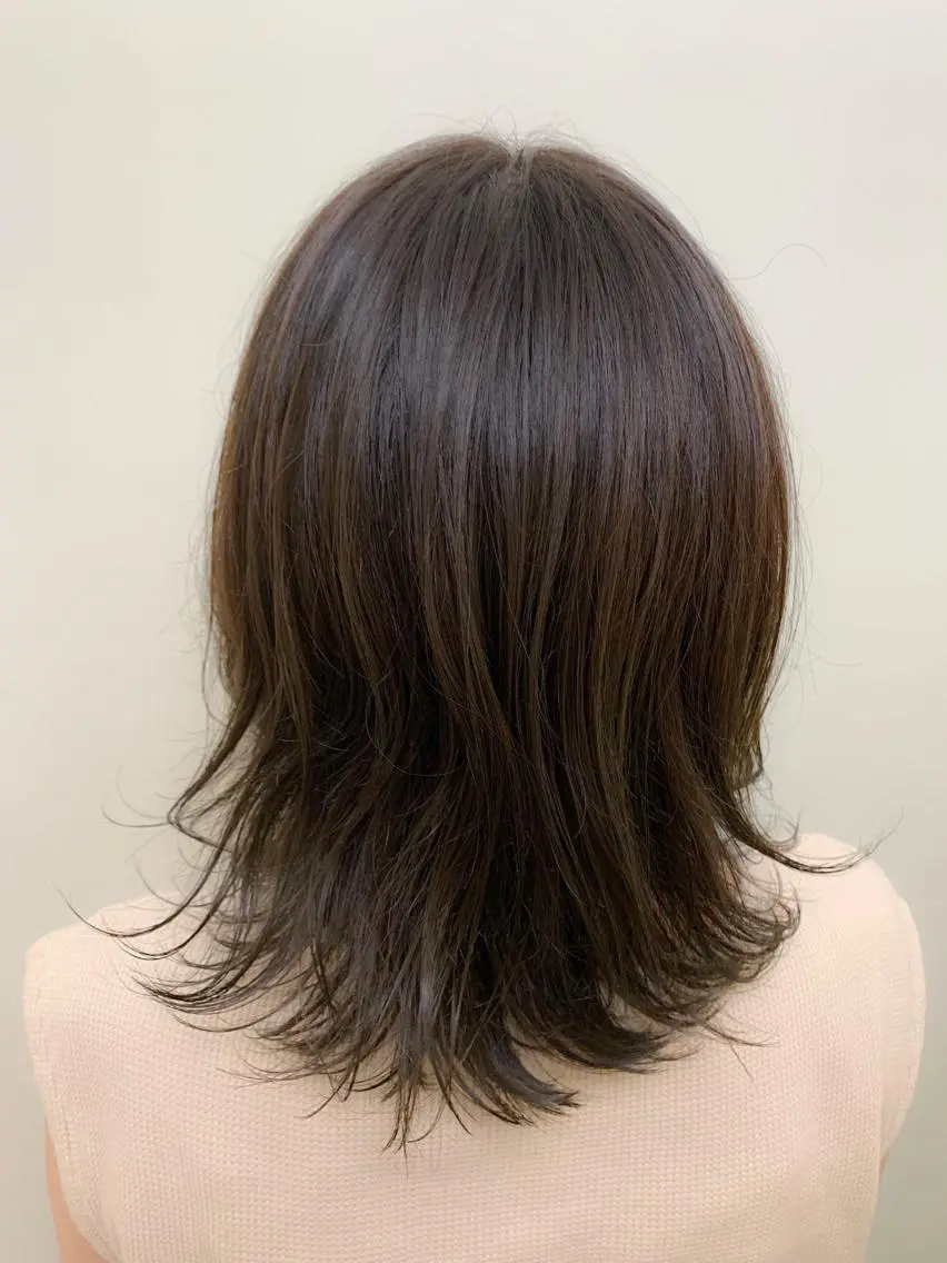 ミディアム アッシュ 切りっぱなしボブ ソノキユウカのヘアスタイル