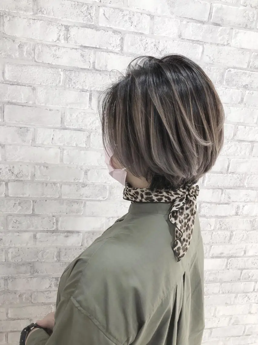 ショート カラー ヘアアレンジ バレイヤージュ ボブ レイヤーカット ショートヘア ヘアカラー トリートメント 秋山 幸太のヘアスタイル