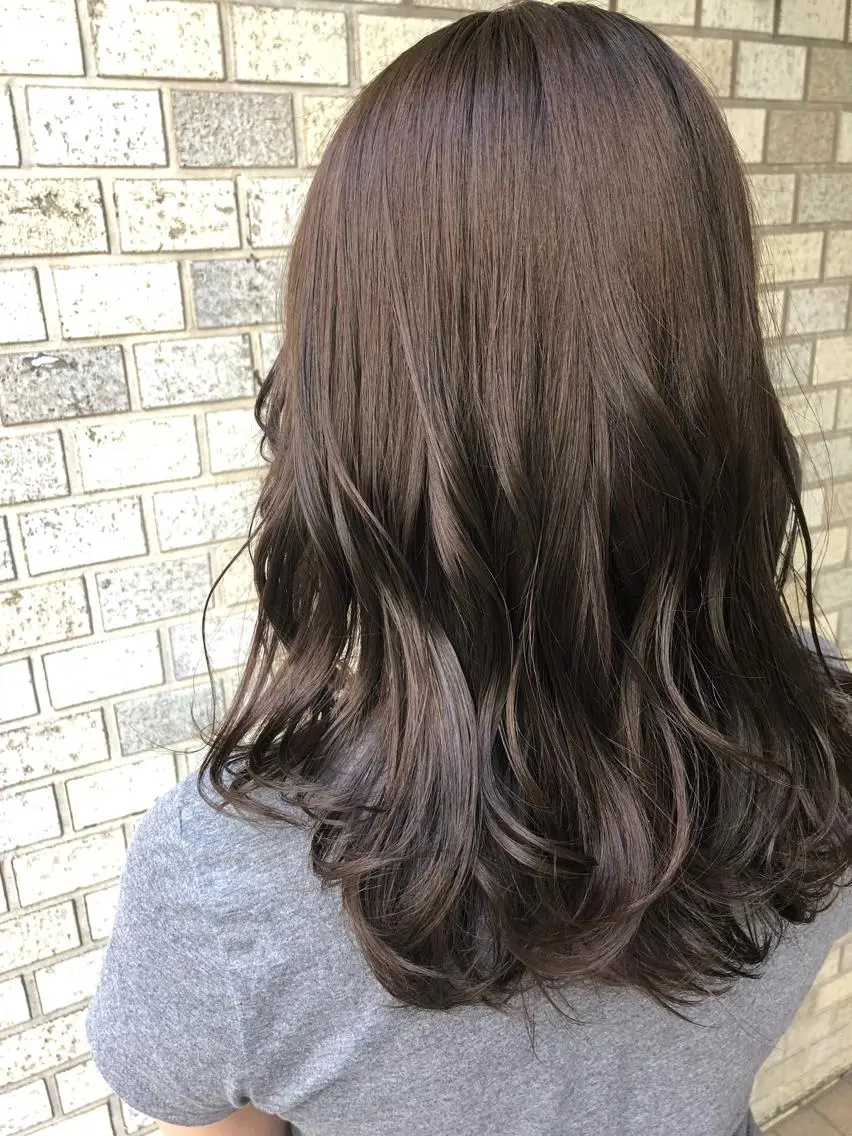 セミロング アッシュ AYAKA 下北沢suuのヘアスタイル