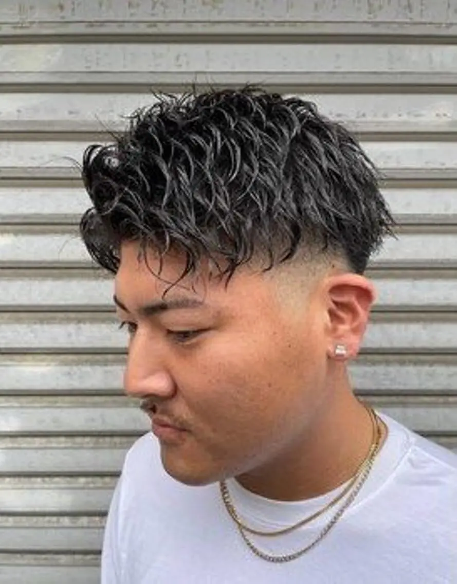 メンズ ヘアサロンM新宿 カットカラーブリーチのヘアスタイル