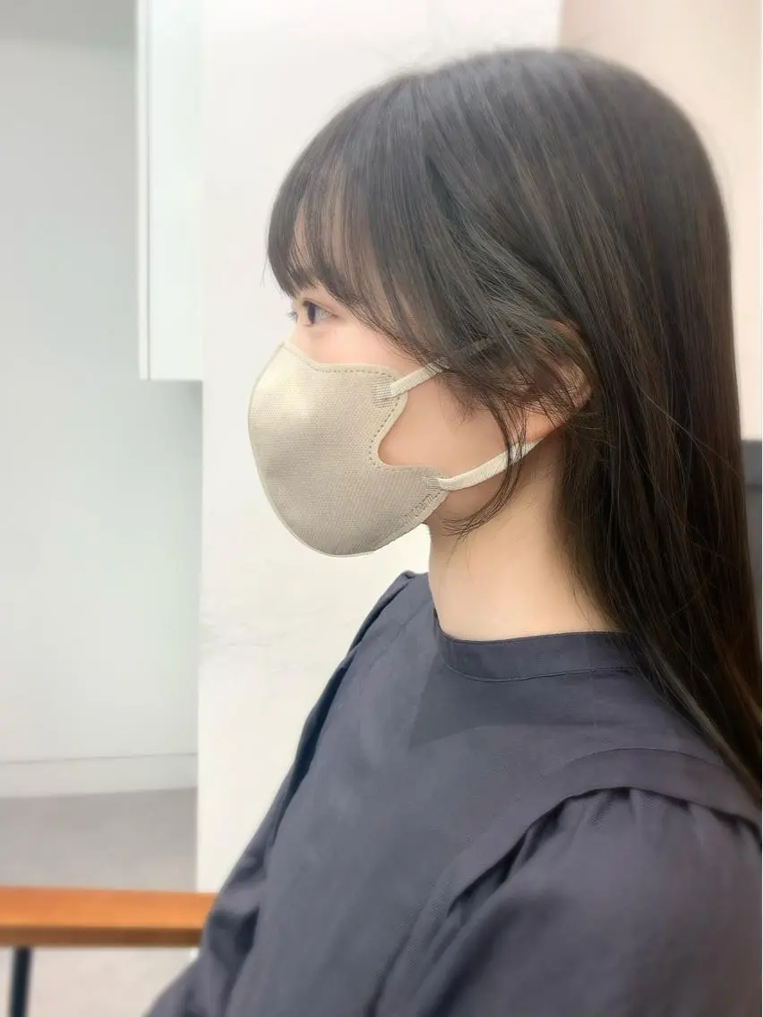ミディアム カラー パーマ ヘアアレンジ メンズ キッズ ネイル マツエク・マツパ アイブロウ レイヤーカット／ 巻ける縮毛矯正のヘアスタイル