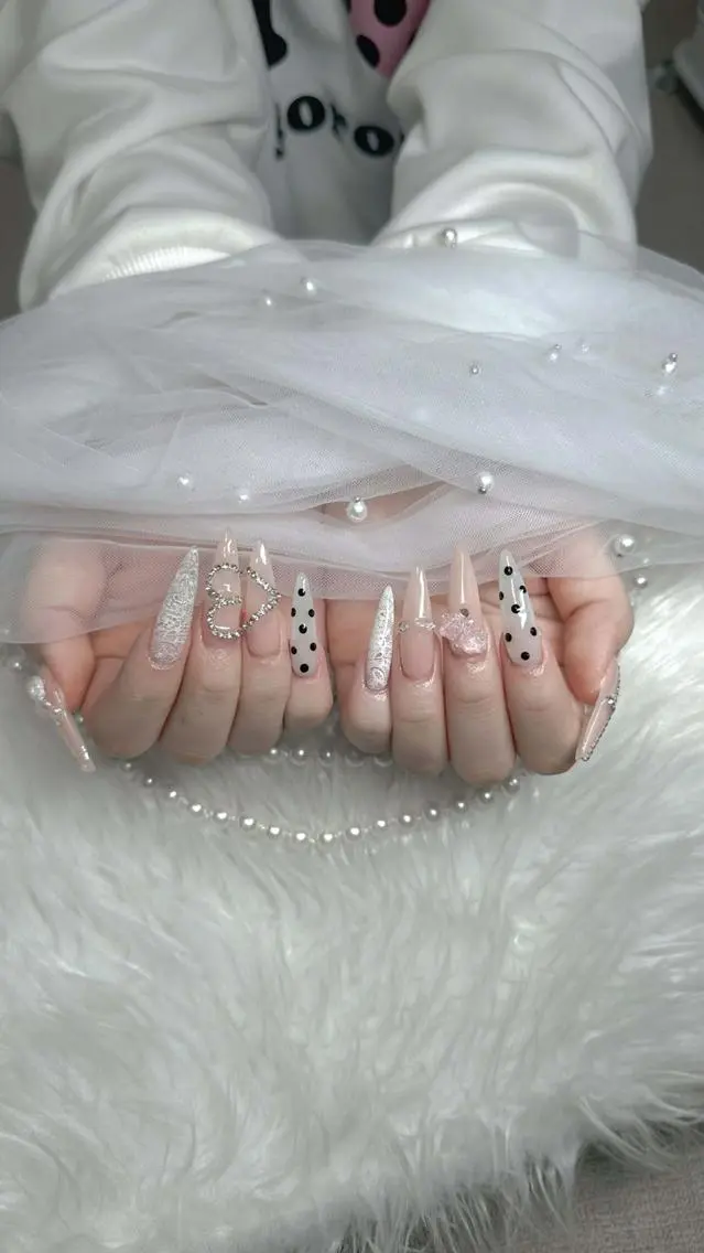 ネイル フレンチネイル ジェルネイル ハロウィン 韓国ネイル マグネットネイル ハンドネイル Hbaby nailのネイルデザイン