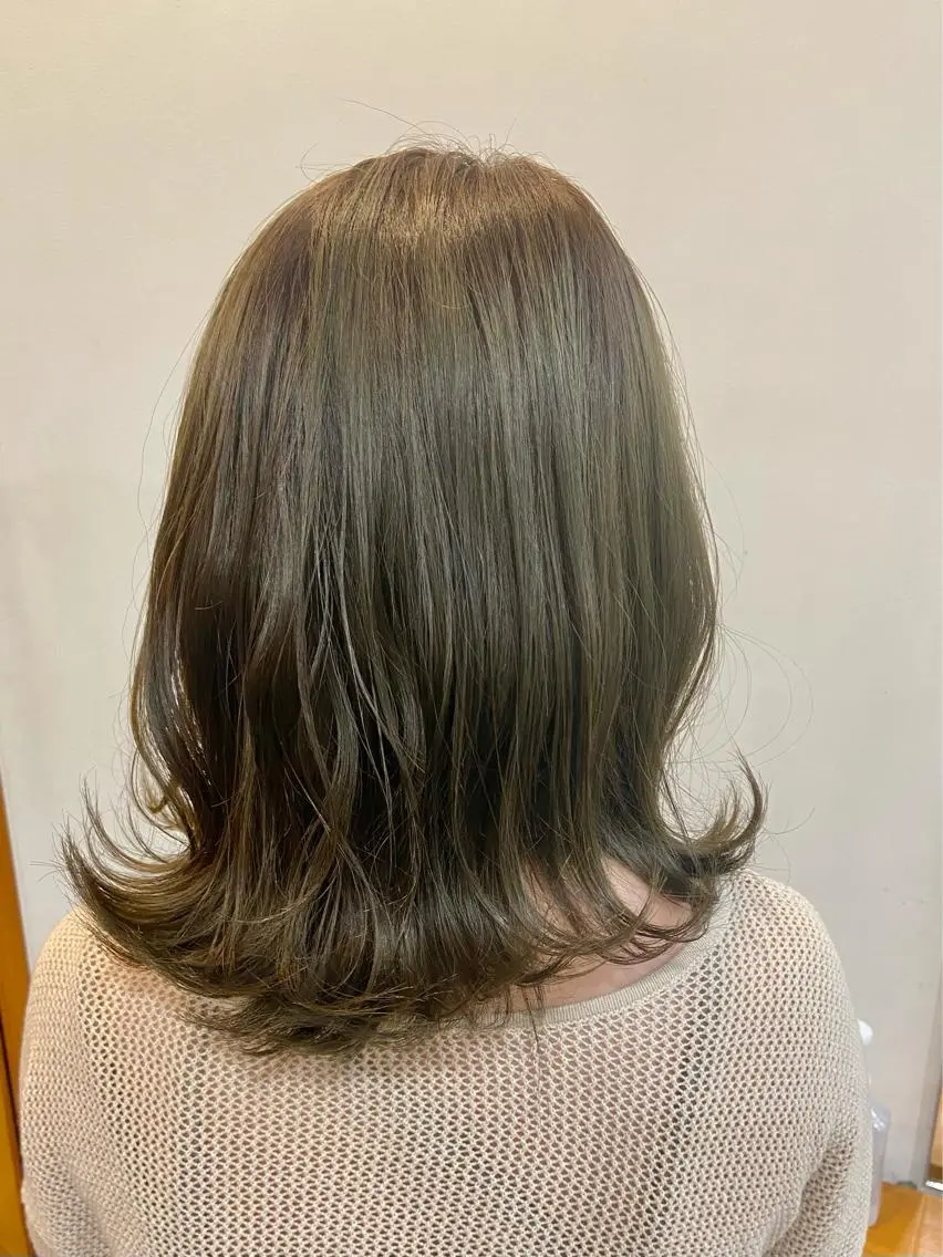 ミディアム カラー ベージュカラー オリーブベージュ niro 🌱Kurelのヘアスタイル