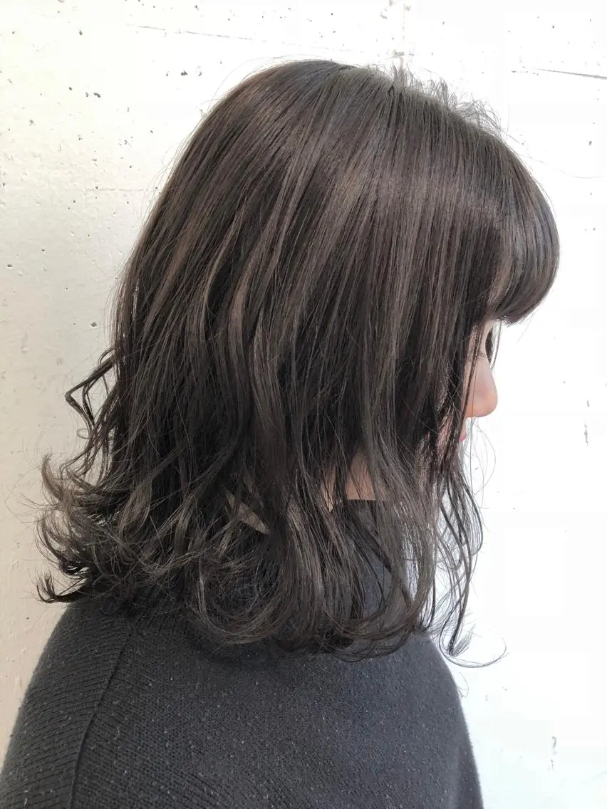 ミディアム カラー アディクシーカラー ネイビーカラー 山形 光輪子のヘアスタイル