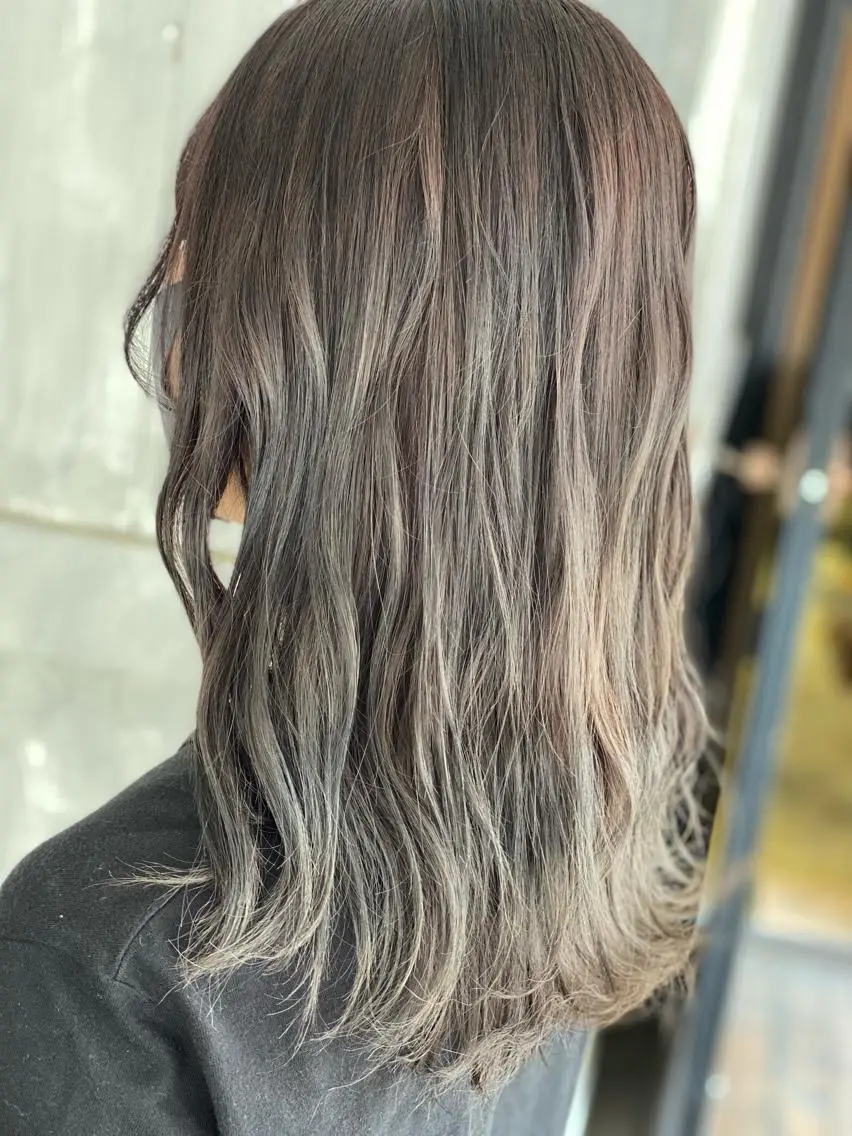 ミディアム カラー 勝河 怜楊のヘアスタイル