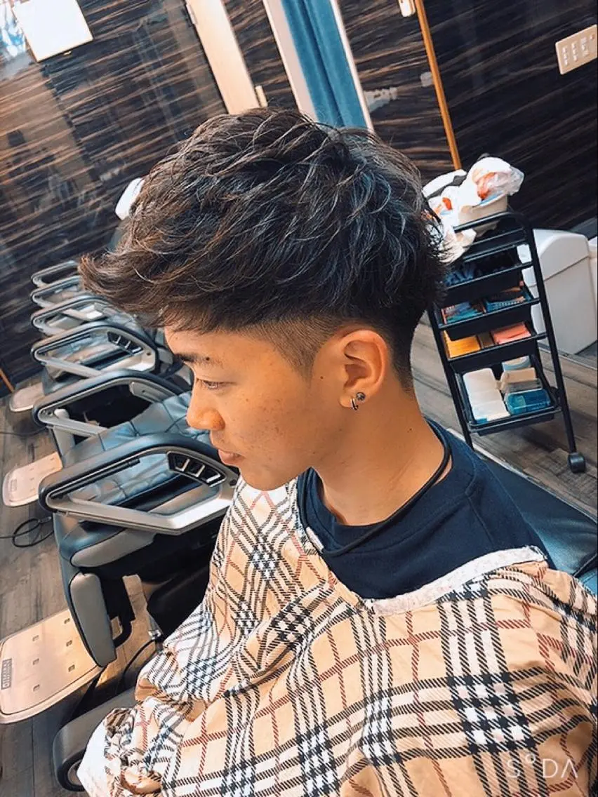 ショート パーマ ヘアアレンジ メンズ モヒカン メンズパーマ カット パーマ 【店長】小山 泰生のヘアスタイル