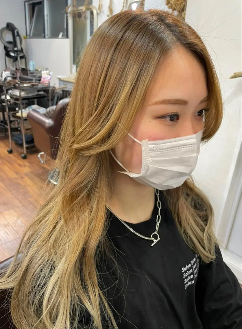 ロング 顔まわりレイヤー 韓国風ヘア レイヤーカット 小顔カット 【韓国ヘア×透明感 カラー】笹谷 莉未のヘアスタイル