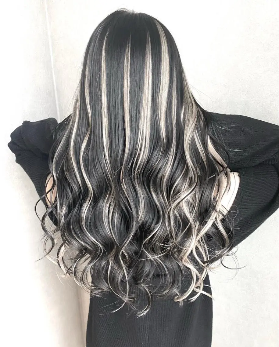 ロング カラー シールエクステ アディクシーカラー バレイヤージュ ブリーチ ケアブリーチ ヘアカラー シール、 ハネエクステのヘアスタイル