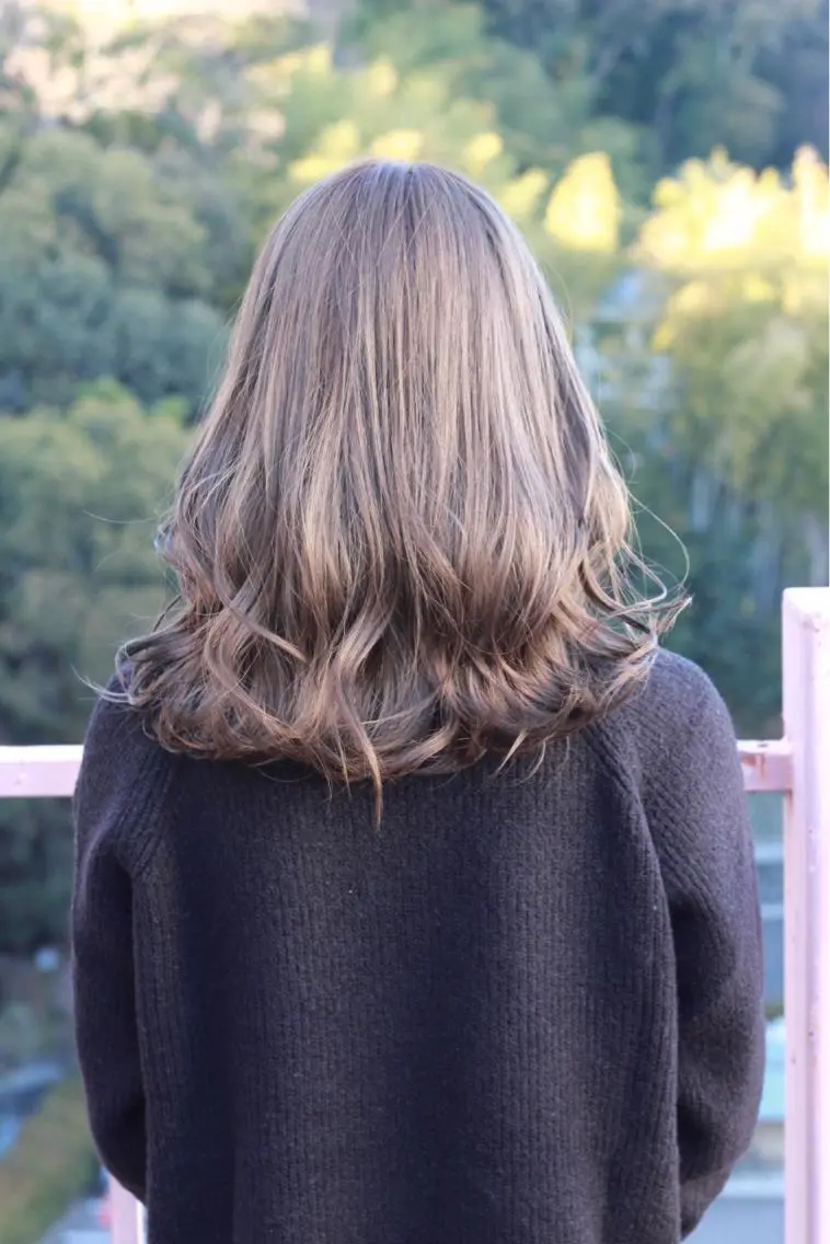 セミロング カラー グレージュ カーキグレージュ カット ヘアカラー トリートメント Viage （ビアージュ）のヘアスタイル