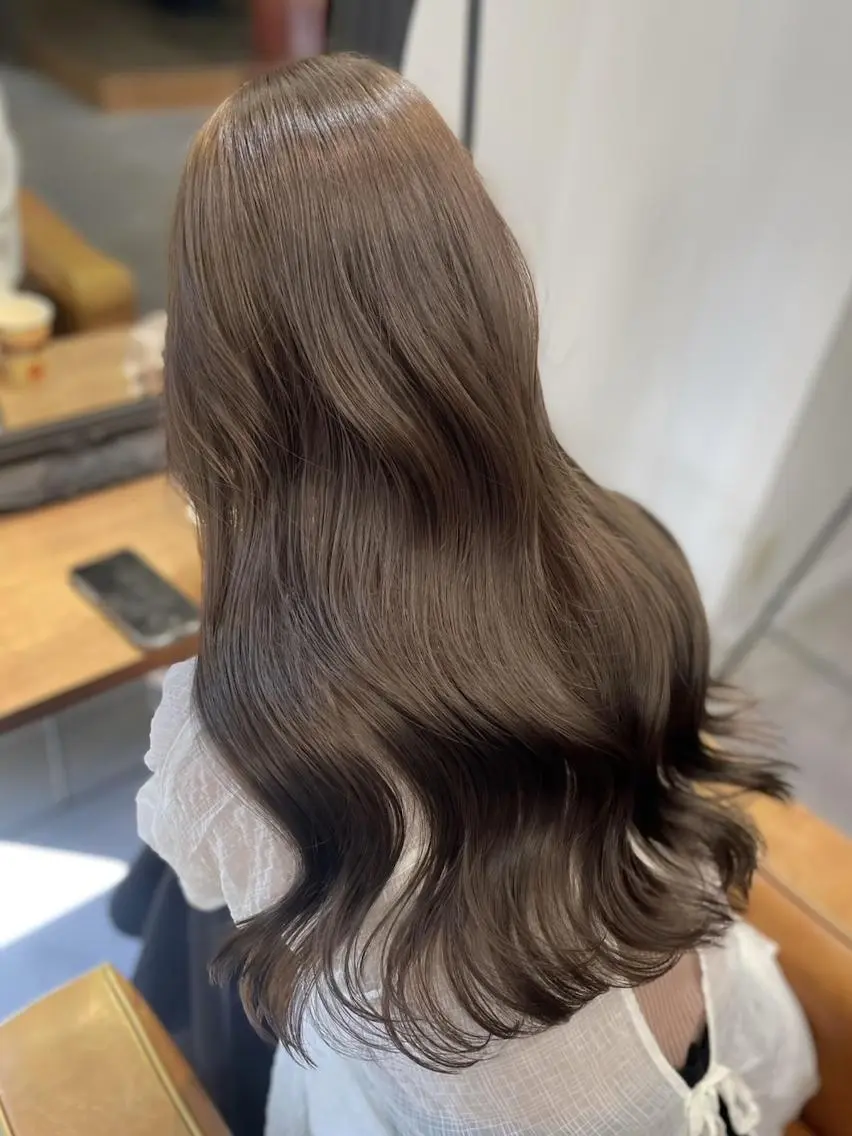 セミロング カラー ブラウンカラー 透明感カラー ili 大阪のヘアスタイル