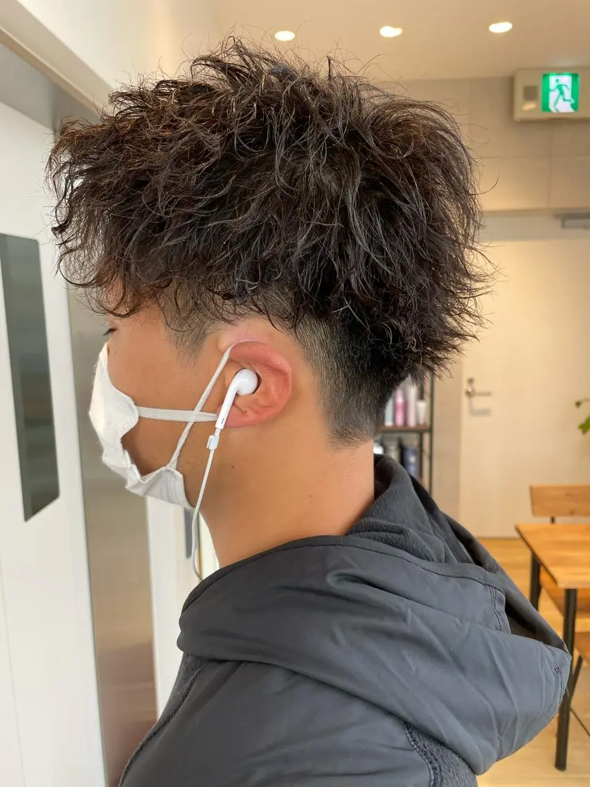 ショート パーマ メンズ 美髪形成!色素改善! 秋田 和輝のヘアスタイル