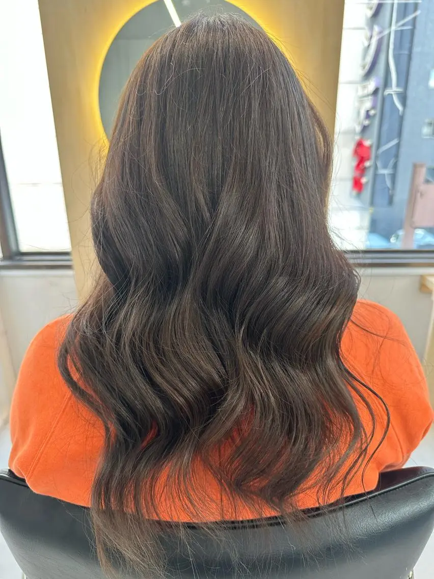 カラー 深見 真由のヘアスタイル